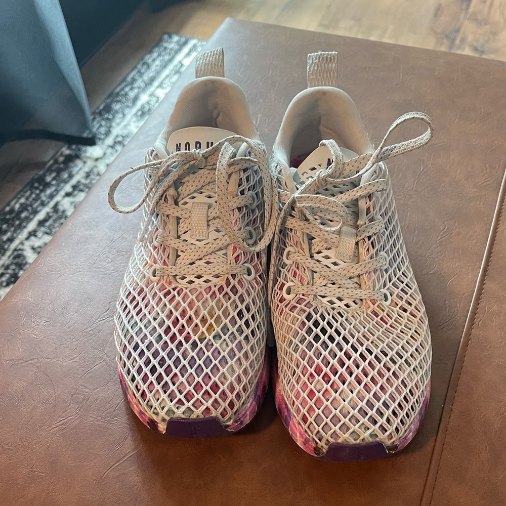NoBull - Women’s Size 7 - Mesh Floral Runner/Trainer - White/Purple/Multicolor - Picture 4 of 4